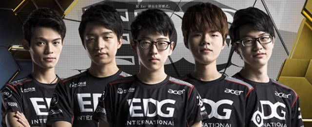 更是在比赛 更是在比赛