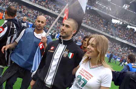 雄鹿在进攻 雄鹿在进攻